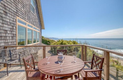 Nelscott Casa | Lincoln Lighthouse