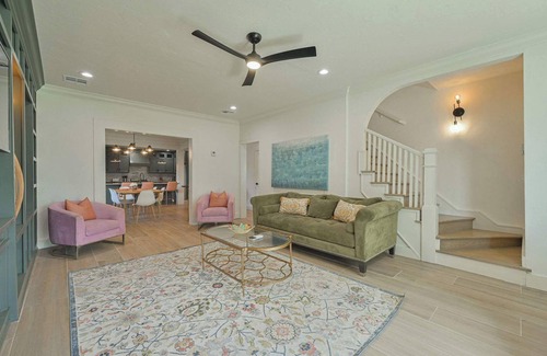 Central Oklahoma City Casa | Lincoln Luxury for Families or Large Groups – Prime Location Near OUHSC & Downto