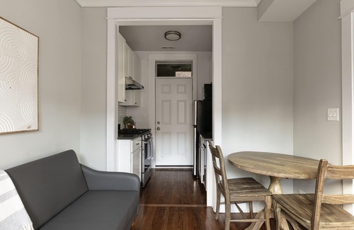 Chicago Apartamento | Lincoln Square Oasis - Bright, Clean and in Great Location
