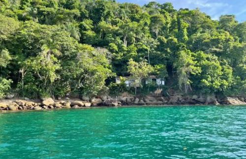 Ilha Grande Casa | Linda Casa aconchegante com 3 quartos, vista incrível e privacidade na Praia da Aripeba-Ilha Grande-acomoda 8 pessoas