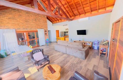 Porangaba Casa | Linda Casa de Campo Nova em condomínio com piscina aquecida