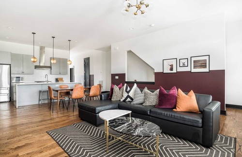 Hope Gardens Casa | Linda, Emmylou & Patsy by Avantstay 3 Unit Buyout w/ 11br in Heart of Nashville
