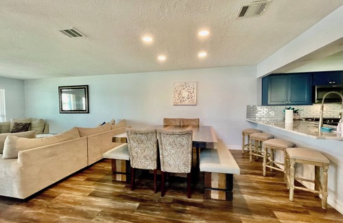 April Sound Casa | Linda's Lake House Waterfront on Lake Conroe