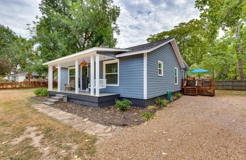 Lindale Casa | Lindale Vacation Rental with Deck and Grill!