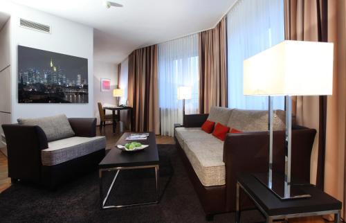 Sachsenhausen Hotel | Lindner Hotel Frankfurt Main Plaza, part of JdV by Hyatt