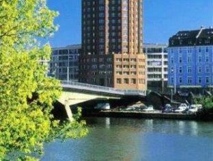 Sachsenhausen Hotel | Lindner Hotel Frankfurt Main Plaza, part of JdV by Hyatt