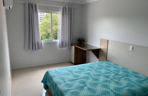 Piratuba Apartamento | Lindo Apto NOVO na Avenida, climatizado e aconchegante