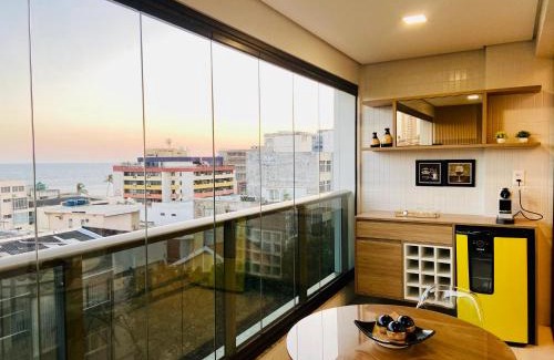 Barra Apartamento | Lindo, Decorado, na Praia da Barra, em Salvador!