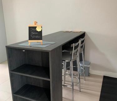 Rio Branco Apartamento | Lindo JK para 2 pessoas com garagem wifi e ar condicionado