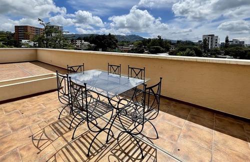 Zona 16 Apartamento | Lindo penthouse con lindas vistas, espacioso cerca de Paseo Cayala