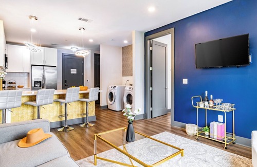 Rolling Mill Hill Condominio | Lindsley by AvantStay | Balcony + Modern Design | A+ Downtown Location