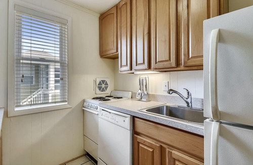 Dewey Beach Condominio | Ropa de cama incluida *!-DEWEY OCEANBLOCK CONDO !!! CAMINATA A LA PLAYA! & WIFI