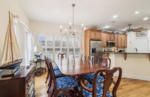 Lewes Casa | Linens Included! Private Pool! Hot tub! Book Today! Off Season Mini Weeks!