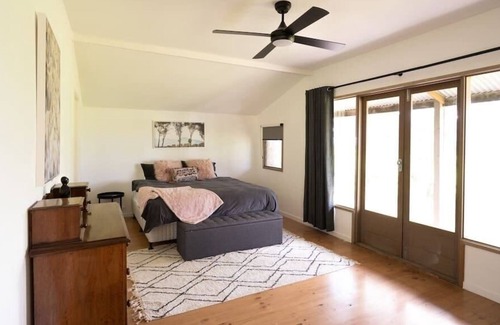 Barwite Casa | Linleigh Farmhouse with Mountain Views