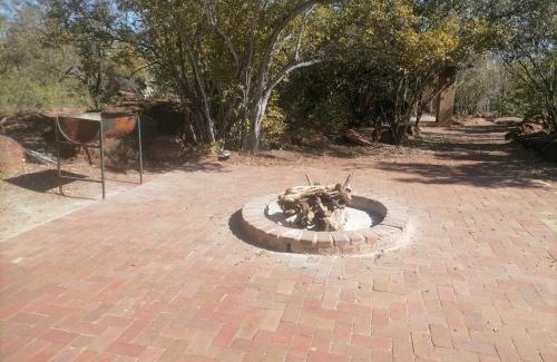 Cullinan Cabina | Lion and Cheetah Sanctuary