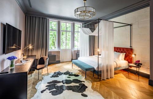 Halyts'kyi district Hotel | Lion's Castle Hotel