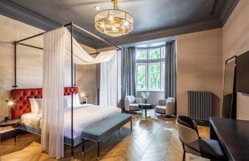 Halyts'kyi district Hotel | Lion's Castle Hotel