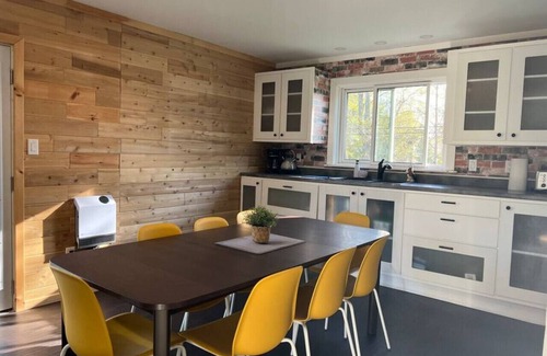 Lion's Head Cabaña | Lions Head · Family friendly cottage ☆walking distance to beach