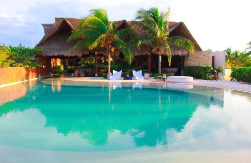 Ixil Casa | Lipsos Private Luxury Beachfront home