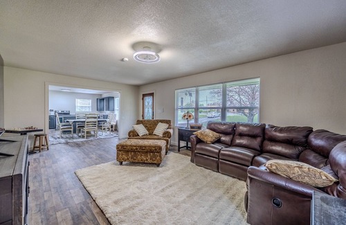 Lebanon Casa | Lisas place. Cozy gathering place nestled in the heart of Lebanon Mo