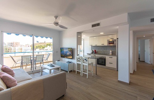 Torreblanca Apartamento | Lisasol. Apartamento nuevo con vistas al mar.