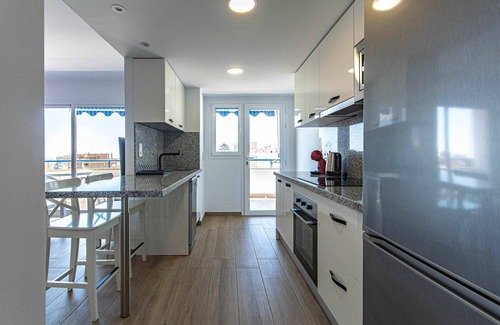 Torreblanca Apartamento | Lisasol. Apartamento nuevo con vistas al mar.