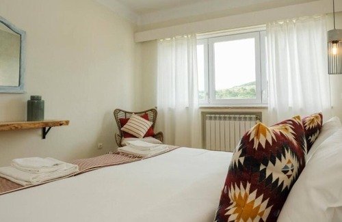 Barcarena Casa | Lisbon Country Villa - Two Bedroom Family Suite