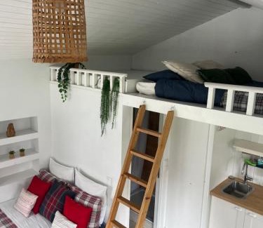 Linda-a-Velha Chalet De Esquí | Lisbon Cozy House w/Garden and Pool