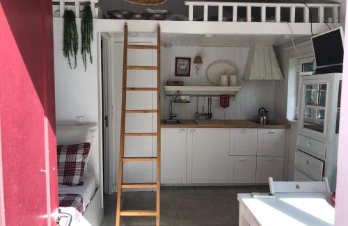 Linda-a-Velha Chalet De Esquí | Lisbon Cozy House w/Garden and Pool