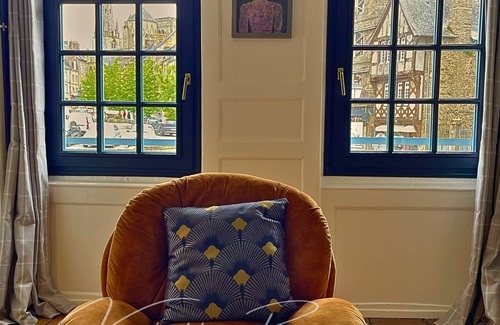 Guingamp Casa | Listed 17th century town house in the heart of the historic center