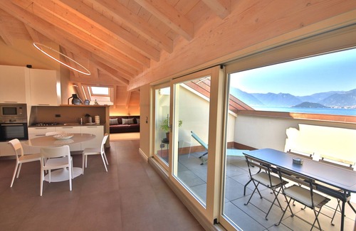 Bellagio Apartamento | Liszt Attic - Frente al Lago en el Pueblo por Klabhouse