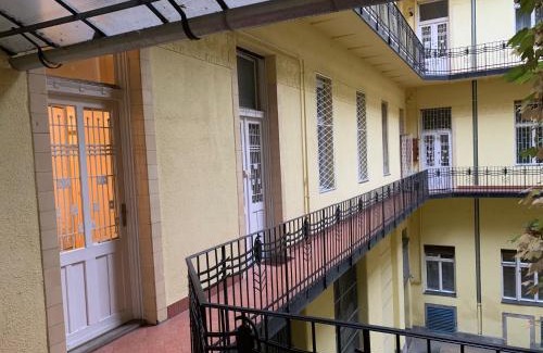 Terezvaros Apartamento | Liszt Ferenc LONG-TERM BUDGET Apartments