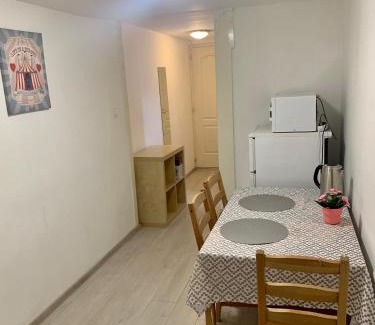 Terezvaros Apartamento | Liszt Ferenc LONG-TERM BUDGET Apartments