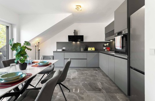 Woerth am Rhein Apartamento | LiT LiVING: Luxus | Box SprIng | Parking | Balkon