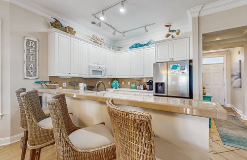 Litchfield by the Sea Condominio | Litchfield by the Sea 2nd-floor condo with spectacular views, pool & hot tub