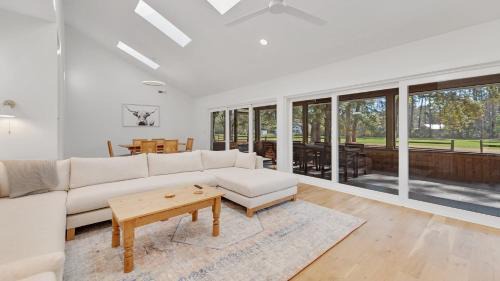 Pawleys Island Casa | Litchfield Cottage home by Peace Vacations