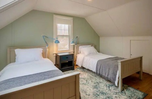 Torrington Cabaña | Litchfield - Hot Tub - Mohawk Mountain - Fireplace