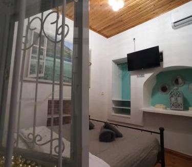 Karpenisi Casa | Little Angelo's Cottage - Greek Autumn Charm