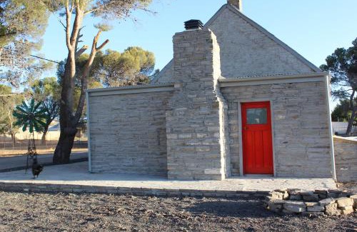 Sutherland Casa | Little Artist Cottage