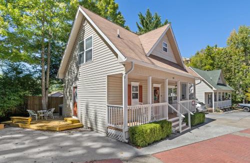 Gatlinburg Casa | Little Bear Cottage is located only a half-mile away from downtown Gatlinburg!