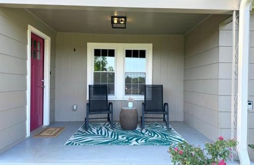 Hickory Casa | Little Bit-A-Cozy, 2BR Retreat