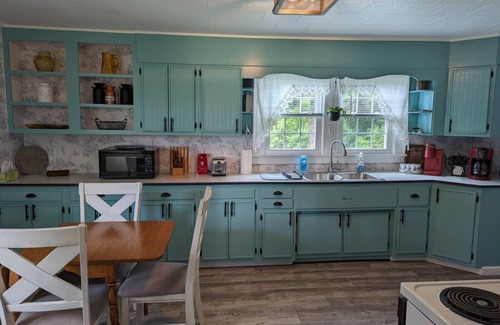 Arlington Otro | Little Blue Farmhouse