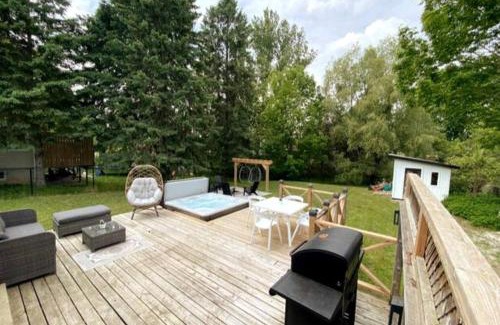 Owen Sound Casa | Little Blue Oasis