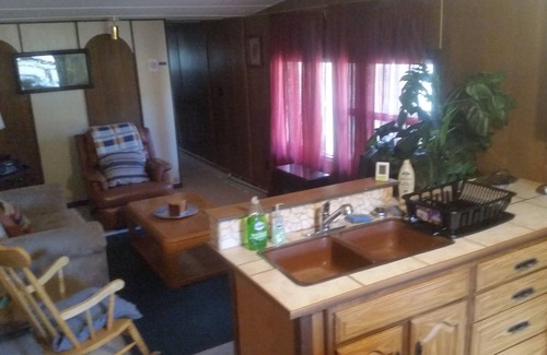 Villa Grove Casa | Little Bonanza, Bonzai, River recorre 13 acres de libertad