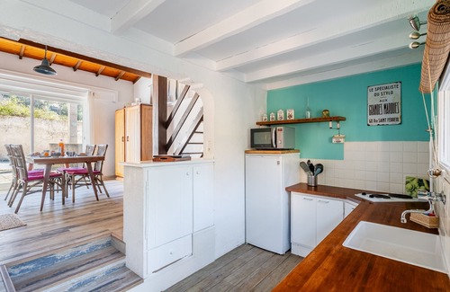 La Ciotat Chalet De Esquí | Casa T1 / T2 en La Ciotat. Reformado, aire acondicionado, jardín, WIFI. 2 a 4 personas El "pequeño Briandière"