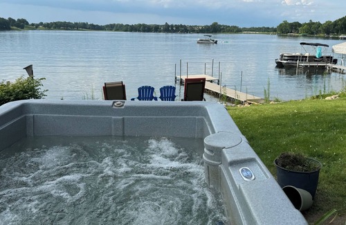 Lindstrom Cabina | Little Cabin on the Lake