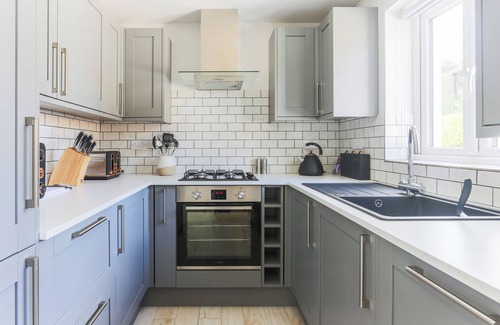 Playing Place Casa | LITTLE CEDARS - modern detached family home on the outskirts of Truro