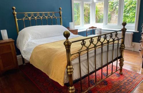 Eastbourne Seafront Casa | Little Chelsea Garden Flat