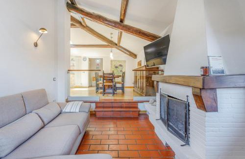 Montale Apartamento | Little Cottage near Ferrari's City