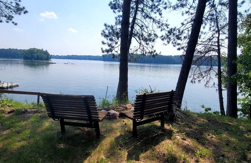 Cameron Chalet De Esquí | Little Cottage On Prairie - Prairie Lake That Is!!!